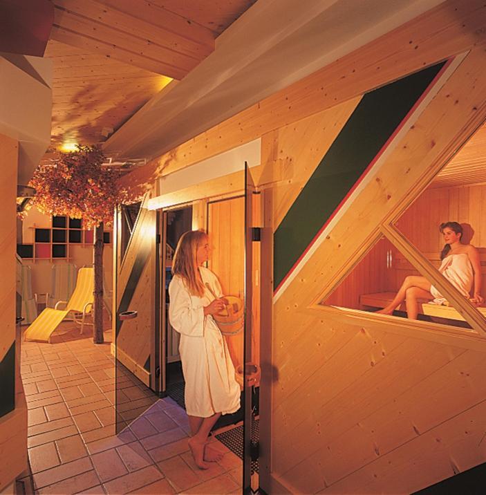 Hotel-Gasthof "Zur Muehle" Kaprun Exterior photo
