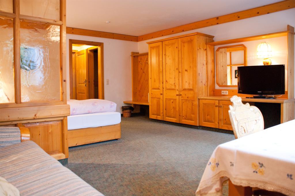 Hotel-Gasthof "Zur Muehle" Kaprun Room photo